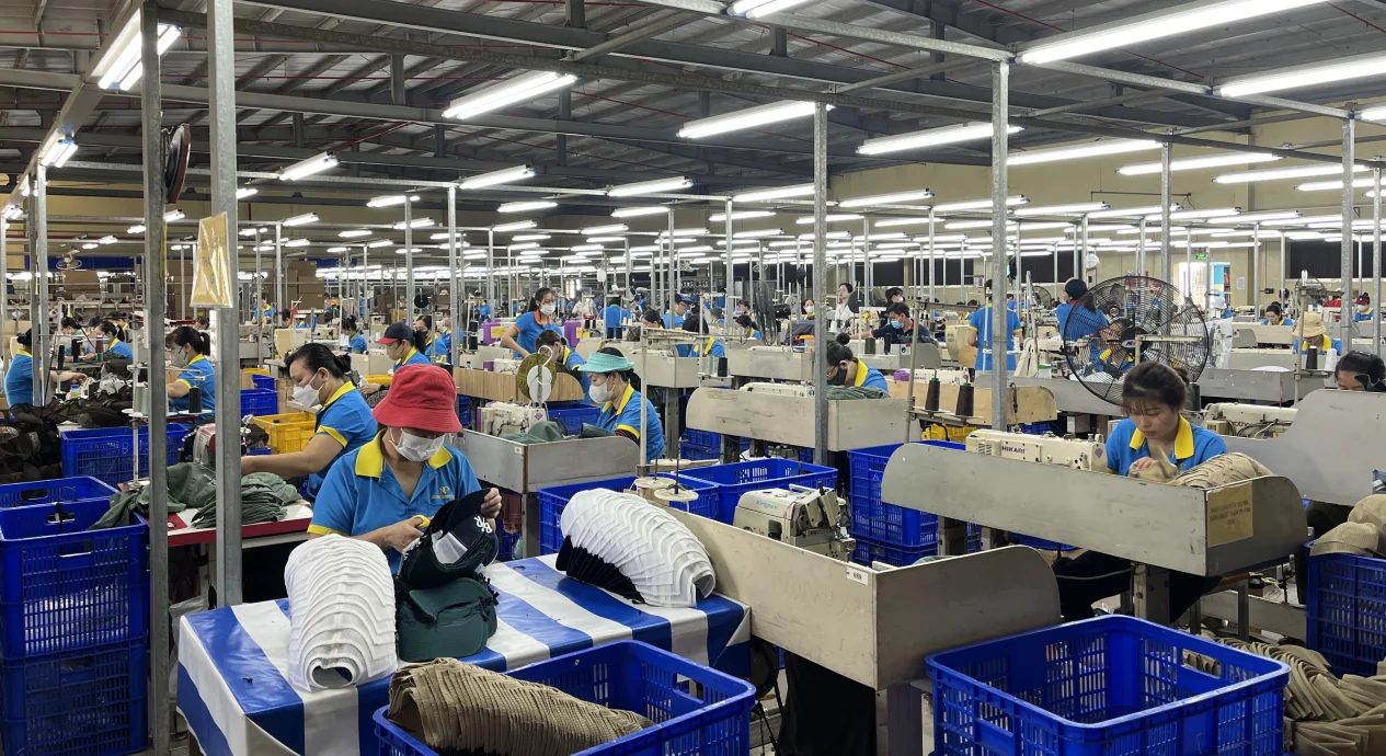 Headwear production workshop from JoinTop company presentation